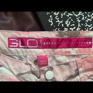GLO Jeans Pink Camo Capris